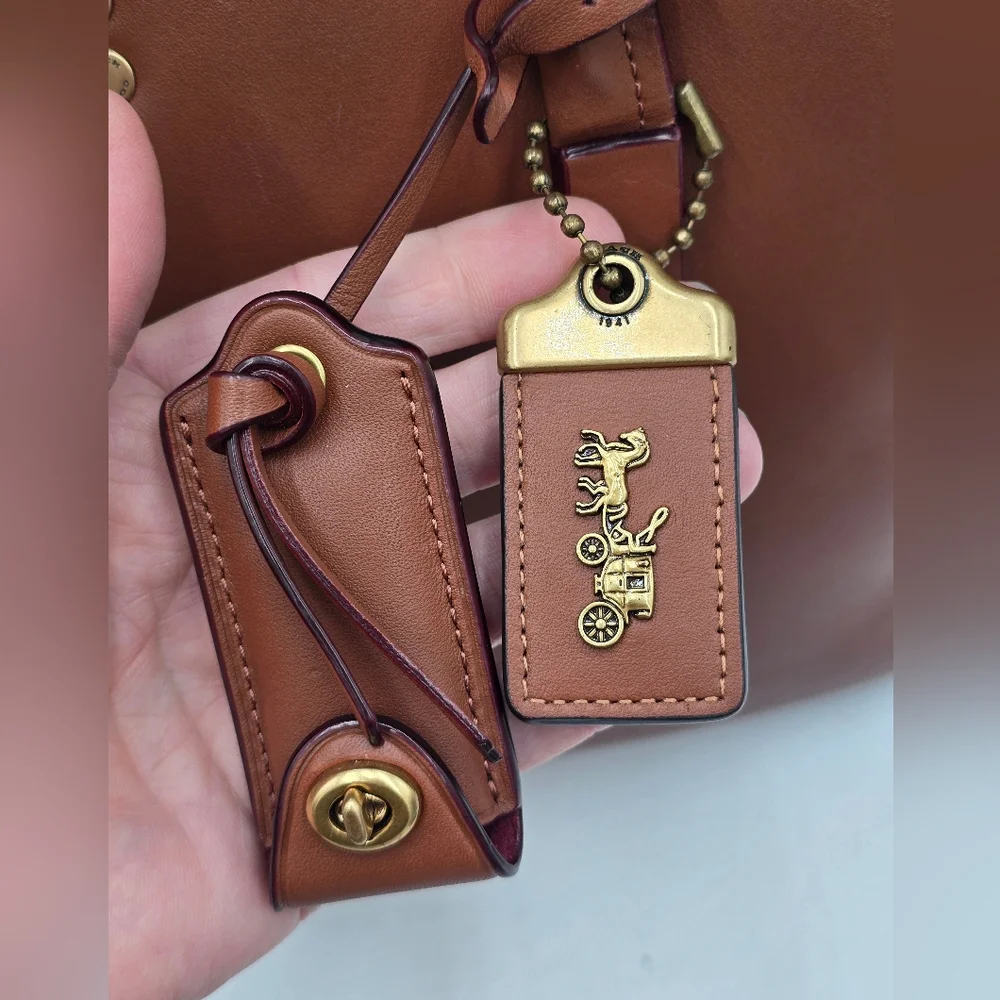 Coach 1941 Glovetanned Leather Cooper Carryall - Picture 7 of 16